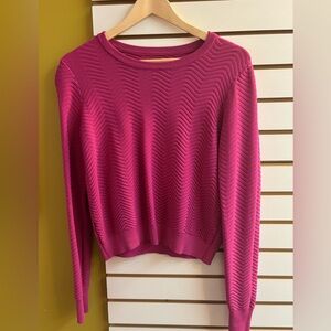 Hot Pink Frank & Oak crew neck sweater for cool spring & summer evenings 💓